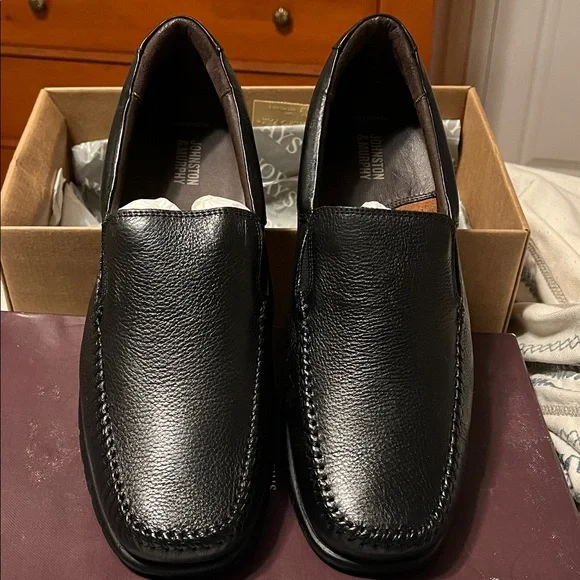 Johnston & Murphy Black Leather Crawford Venetian